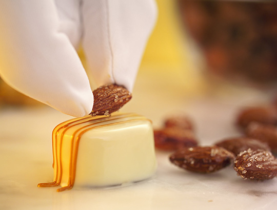 The finest “Amande de Luxe” praline The finest “Amande de Luxe” praline